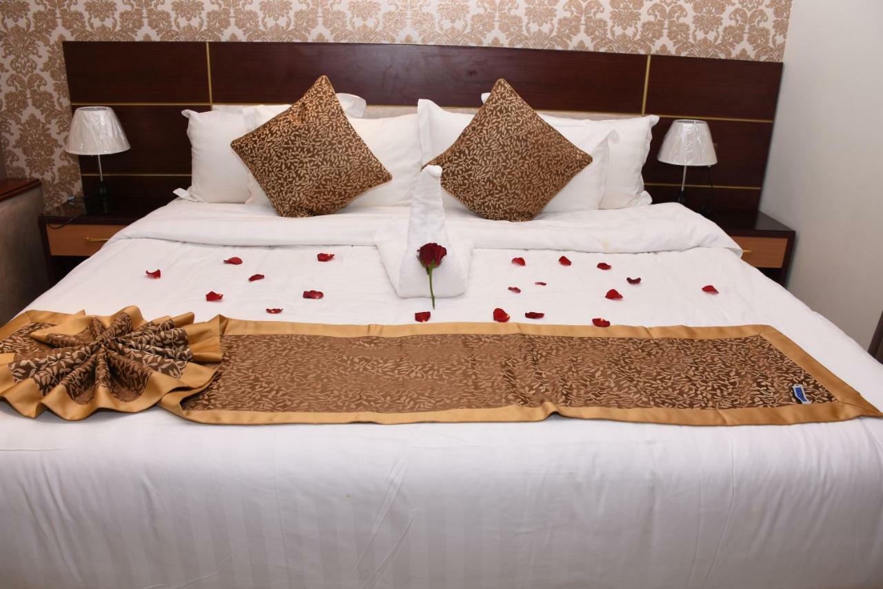 Pearl Palace Hotel Suits Medina ภายนอก รูปภาพ